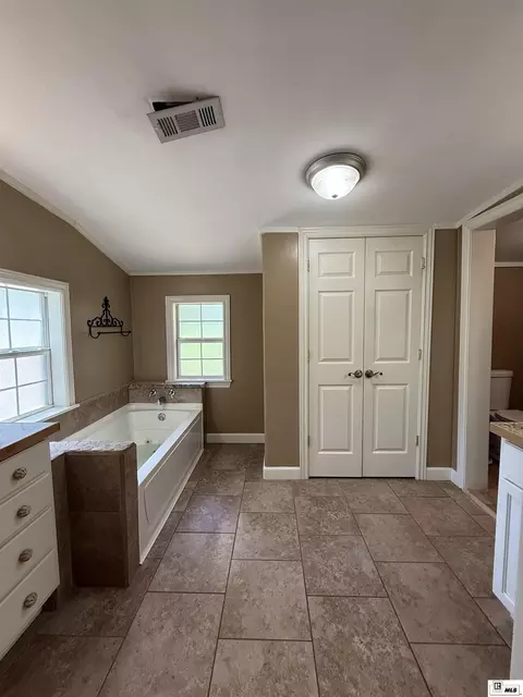 Bath - 176 Highway 148, Ruston, LA 71270 photo 1 of 5