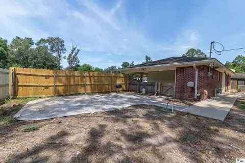 Exterior - 702 Hinke Dr, Monroe, LA 71203 photo 3 of 7
