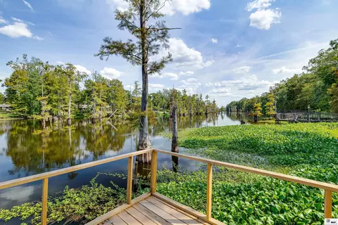 View/Area - 6402 Cypress Point Dr, Monroe, LA 71203 photo 3 of 6