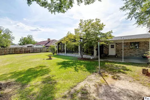 Exterior - 6402 Cypress Point Dr, Monroe, LA 71203 photo 8 of 11