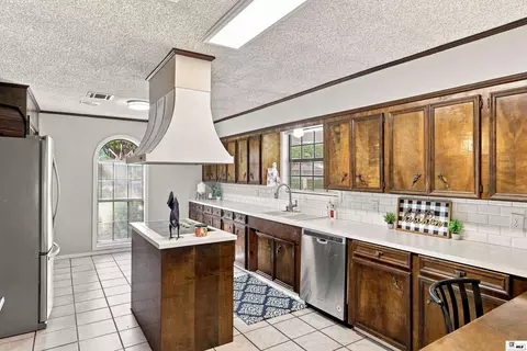 Kitchen - 6402 Cypress Point Dr, Monroe, LA 71203 photo 1 of 5