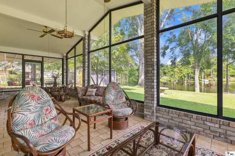 Exterior - 6402 Cypress Point Dr, Monroe, LA 71203 photo 4 of 11