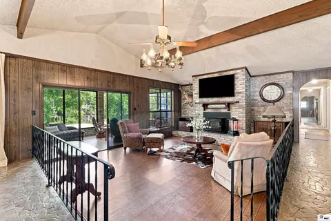 Living - 6402 Cypress Point Dr, Monroe, LA 71203 photo 4 of 4