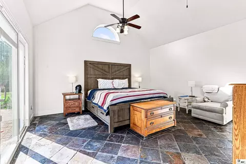Bedroom - 422 E Frenchmans Bend Rd, Monroe, LA 71203 photo 2 of 6