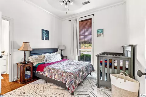 Bedroom - 422 E Frenchmans Bend Rd, Monroe, LA 71203 photo 5 of 6