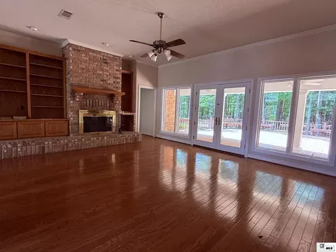 Living - 2717 Post Oak Dr, Ruston, LA 71270 photo 3 of 4