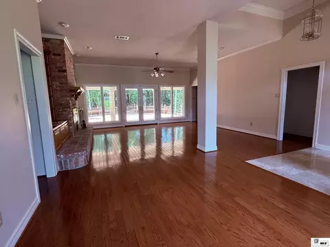 Living - 2717 Post Oak Dr, Ruston, LA 71270 photo 2 of 4