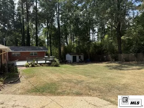 Exterior - 305 Woodlawn Dr, Ruston, LA 71270 photo 1 of 4