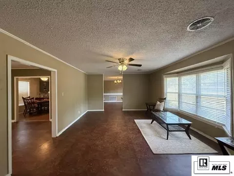 Living - 305 Woodlawn Dr, Ruston, LA 71270 photo 1 of 2