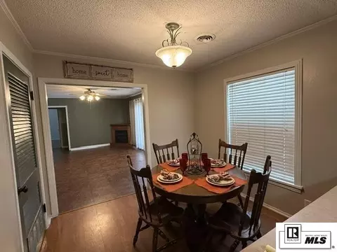 Dining - 305 Woodlawn Dr, Ruston, LA 71270 photo 2 of 2