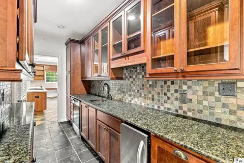 Kitchen - 2203 Pargoud Blvd, Monroe, LA 71201 photo 4 of 9