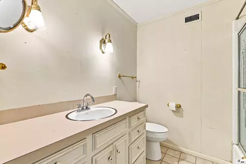 Bath - 2203 Pargoud Blvd, Monroe, LA 71201 photo 4 of 6