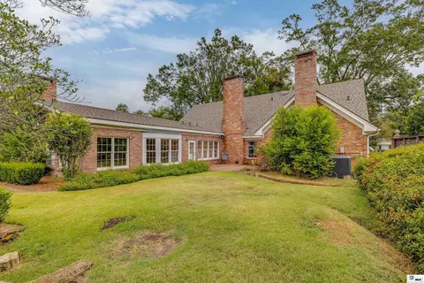 Exterior - 2203 Pargoud Blvd, Monroe, LA 71201 photo 4 of 10