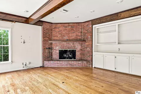 Living - 2203 Pargoud Blvd, Monroe, LA 71201 photo 5 of 13