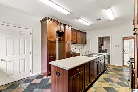 Kitchen - 2203 Pargoud Blvd, Monroe, LA 71201 photo 7 of 9