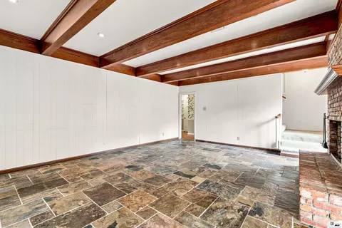 Living - 2203 Pargoud Blvd, Monroe, LA 71201 photo 3 of 13