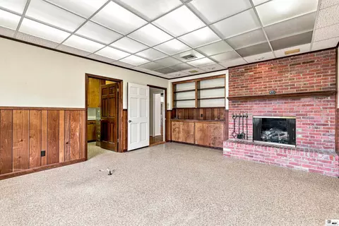 Living - 2203 Pargoud Blvd, Monroe, LA 71201 photo 4 of 13