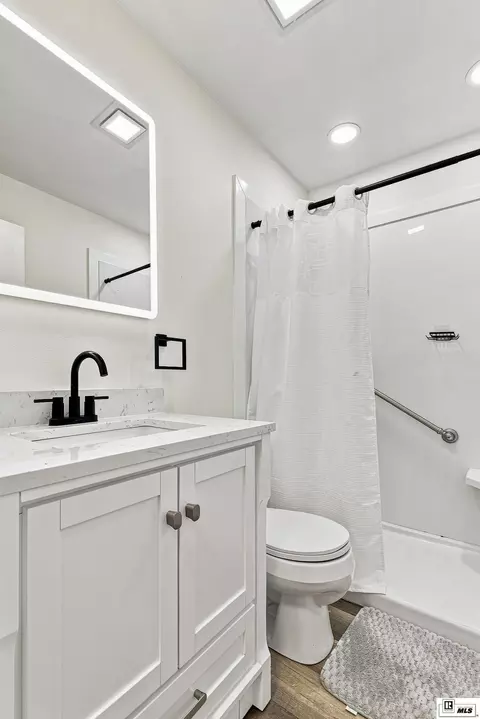 Bath - 209 Jones St, Epps, LA 71237 photo 2 of 3