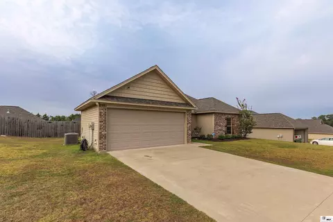 Exterior - 3212 Leyland Dr, Ruston, LA 71270 photo 3 of 9