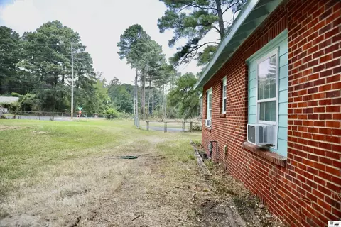 Exterior - 1200 Mcdonald Ave, Ruston, LA 71270 photo 8 of 9