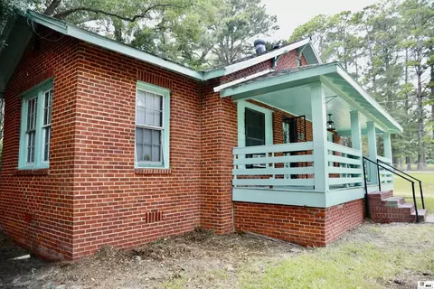 Exterior - 1200 Mcdonald Ave, Ruston, LA 71270 photo 6 of 9
