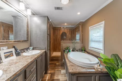 Bath - 297 Harrison Rd, Ruston, LA 71270 photo 1 of 5