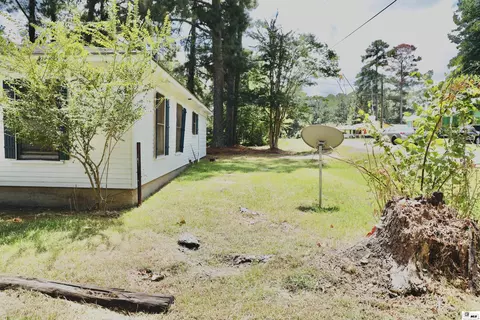 Exterior - 1102 Eastland Ave, Ruston, LA 71270 photo 4 of 7