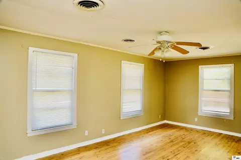 Living - 1102 Eastland Ave, Ruston, LA 71270 photo 2 of 4