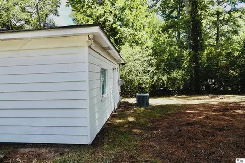 Exterior - 1102 Eastland Ave, Ruston, LA 71270 photo 7 of 7