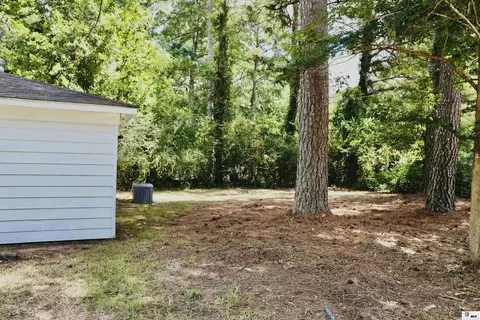 Exterior - 1102 Eastland Ave, Ruston, LA 71270 photo 6 of 7