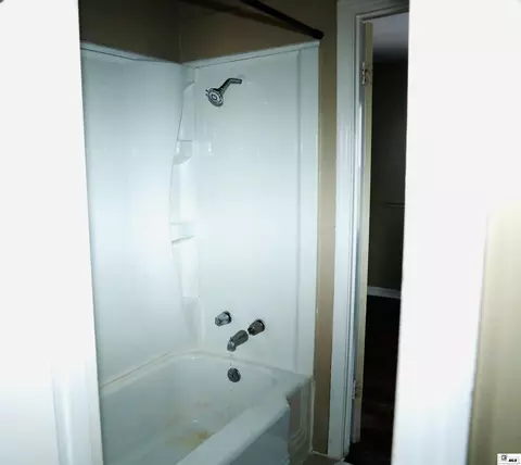 Bath - 828 Ponder St, Ruston, LA 71270 photo 2 of 2