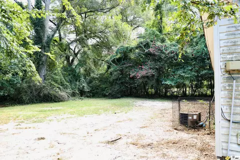 Exterior - 828 Ponder St, Ruston, LA 71270 photo 4 of 5