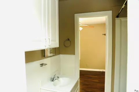 Bath - 828 Ponder St, Ruston, LA 71270 photo 1 of 2
