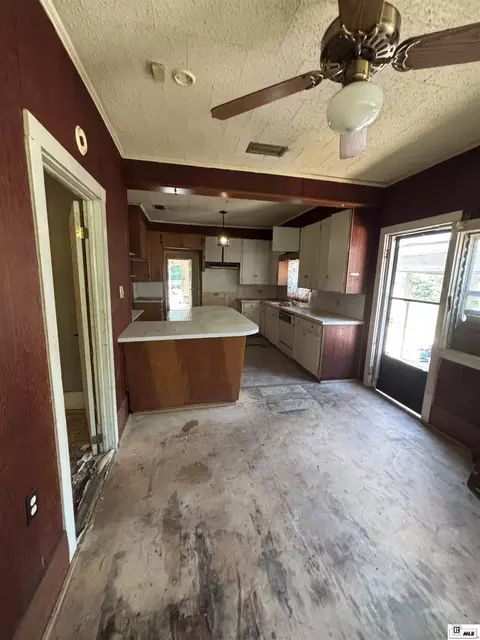 Kitchen - 5111 John Ln, Monroe, LA 71202 photo 1 of 3