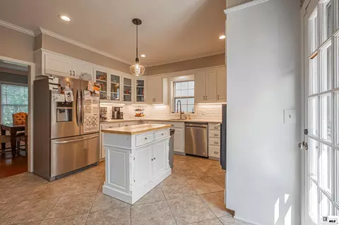 Kitchen - 2202 Jasmine St, Monroe, LA 71201 photo 2 of 3
