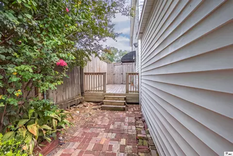 Exterior - 2202 Jasmine St, Monroe, LA 71201 photo 4 of 6