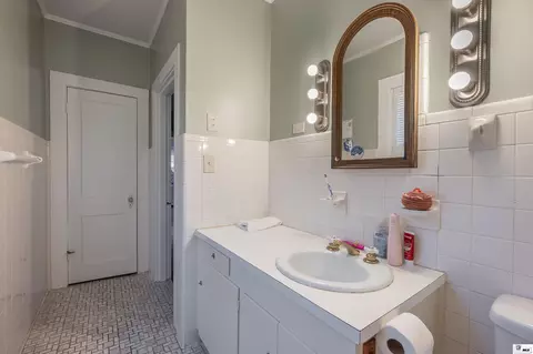 Bath - 2202 Jasmine St, Monroe, LA 71201 photo 5 of 5