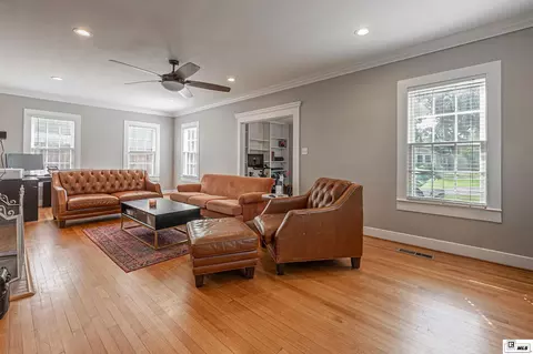 Living - 2202 Jasmine St, Monroe, LA 71201 photo 1 of 2