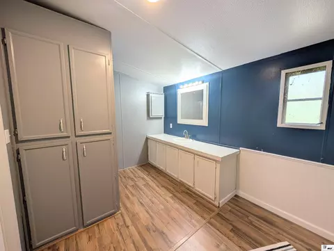 Bath - 8409 Diel Rd, Bastrop, LA 71220 photo 2 of 4