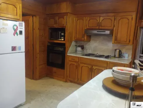 Kitchen - 6331 Chris Rd, Bastrop, LA 71220 photo 2 of 2