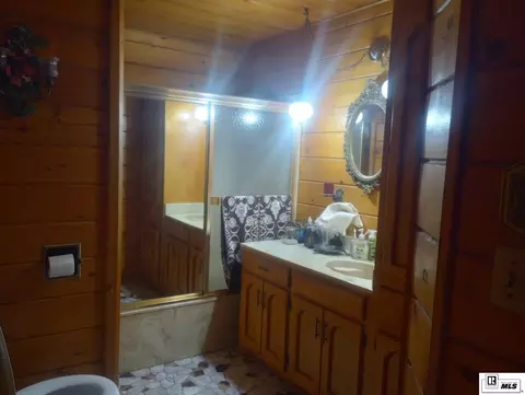 Bath - 6331 Chris Rd, Bastrop, LA 71220 photo 1 of 2
