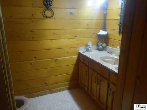 Bath - 6331 Chris Rd, Bastrop, LA 71220 photo 2 of 2