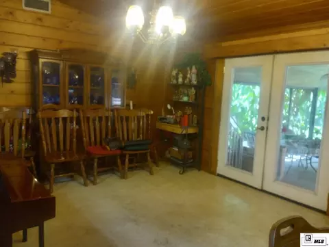 Dining - 6331 Chris Rd, Bastrop, LA 71220 photo 1 of 2