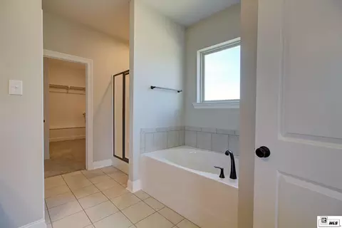 Bath - 214 Fairhope Dr, Sterlington, LA 71280 photo 1 of 4