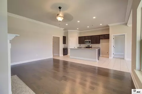 Living - 214 Fairhope Dr, Sterlington, LA 71280 photo 3 of 4