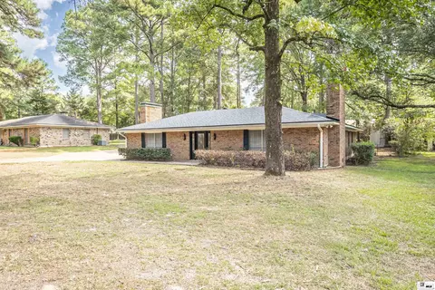 Exterior - 3105 Lakeview Pl, Ruston, LA 71270 photo 3 of 6