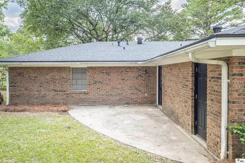 Exterior - 3105 Lakeview Pl, Ruston, LA 71270 photo 4 of 6