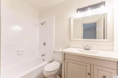 Bath - 3105 Lakeview Pl, Ruston, LA 71270 photo 2 of 2