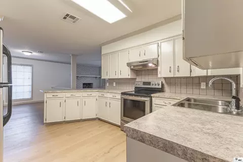 Kitchen - 3105 Lakeview Pl, Ruston, LA 71270 photo 4 of 4