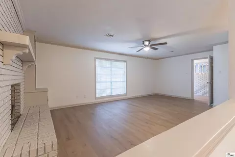 Living - 3105 Lakeview Pl, Ruston, LA 71270 photo 6 of 13
